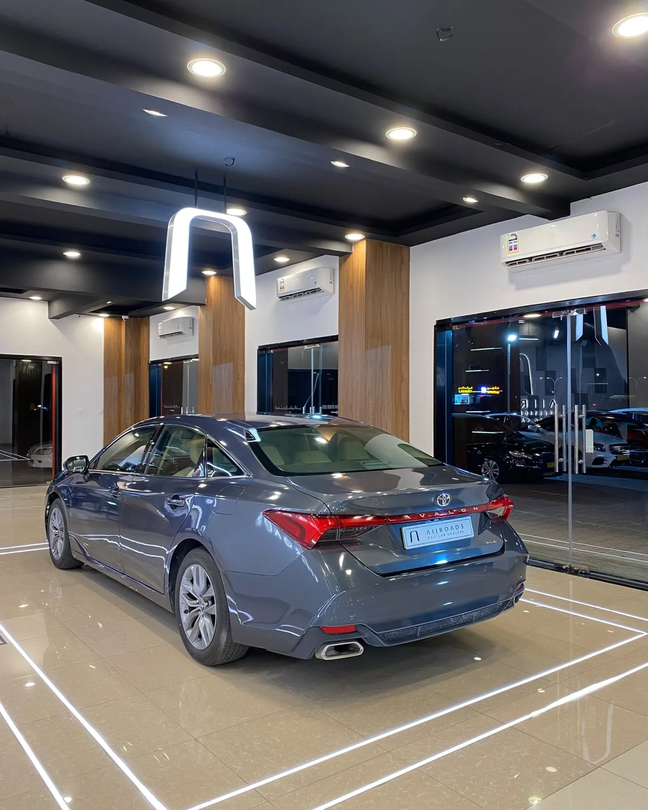 2019 TOYOTA AVALON 2019