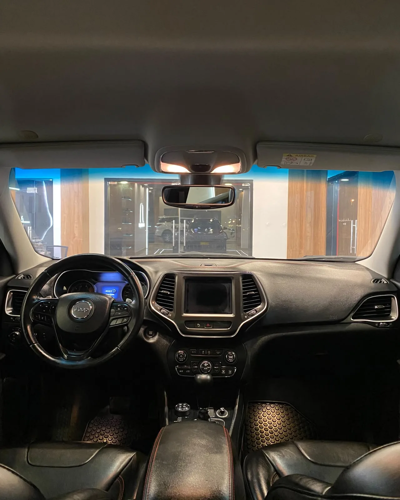 2019 JEEP CHEROKE TRAILHAWK 2020